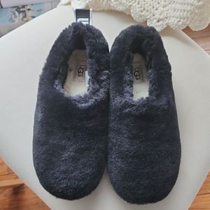 Womans NEW Ugg Slippers, SIZE 8